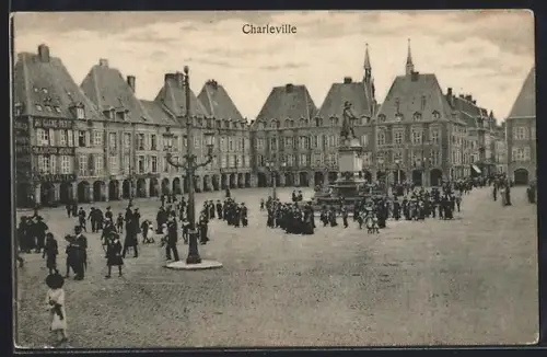 AK Charleville, Place animée avec fontaine et bâtiments anciens