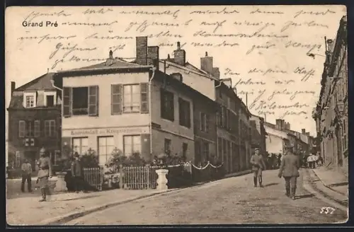 AK Grand Pre, Strassenpartie mit Badeanstalt des Kriegslazaretts