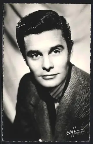 AK Schauspieler Louis Jourdan mit Krawatte
