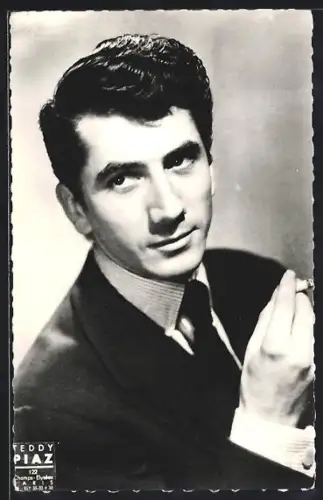 AK Schauspieler Daniel Gelin mit Zigarette