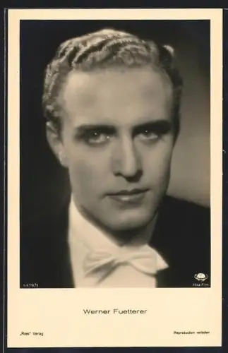 AK Schauspieler Werner Fuetterer im Frack posierend