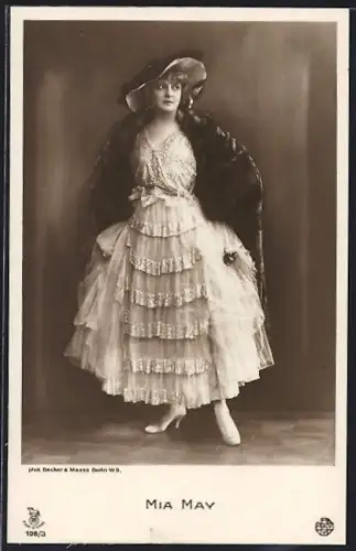 AK Schauspielerin Mia May im Tanzkleid