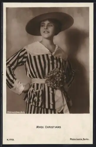 AK Schauspielerin Mädi Christians im Sommerkleid posierend