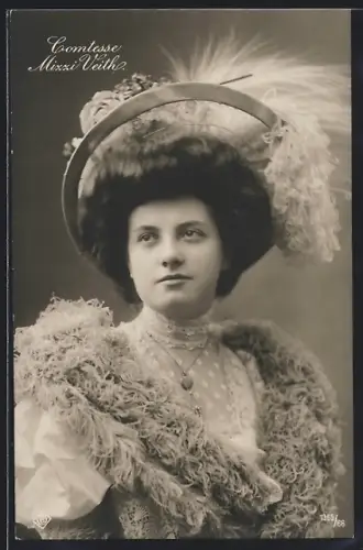 AK Comtesse Mizzi Veith, mit wunderschönem Hut mit Blumen und Federn