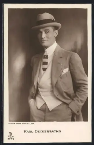 AK Schauspieler Karl Beckersachs im Anzug mit Hut