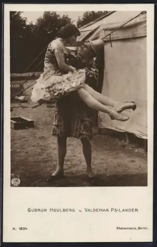 AK Schauspieler Waldemar Psilander und Gudrun Houlberg