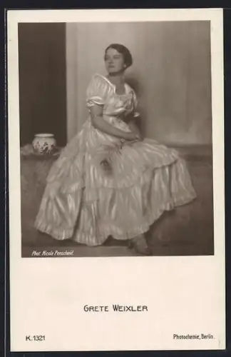 AK Schauspielerin Grete Weixler im weissen Kleid