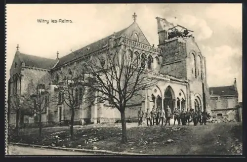 AK Witry-lès-Reims, Église avec groupe de personnes devant l`entrée