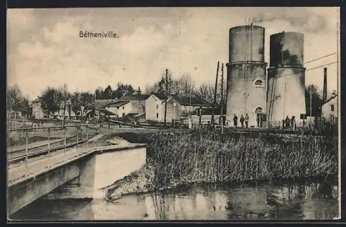 AK Bétheniville, Vue sur les réservoirs et le pont au bord de la rivière