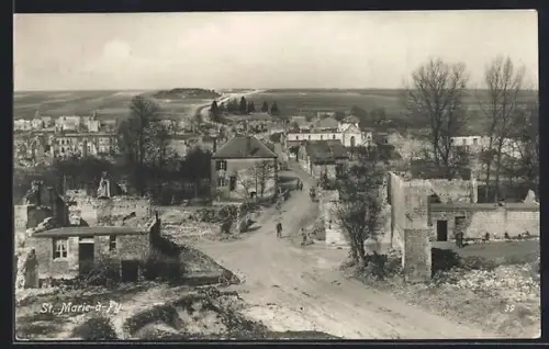 AK Ste.-Marie-à-Py, Vue du village avec ruines et paysage environnant