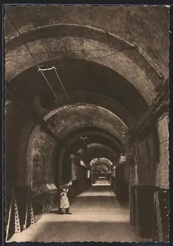 AK Reims, Vue dans les caves de Champagne Pommery & Greno