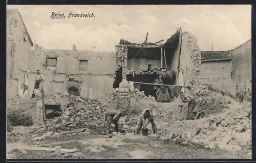 AK Beine, Ruines d`un bâtiment avec travailleurs en action