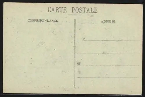 AK Sézanne /Marne, Place de l`Hôtel de Ville, Le Puits doré