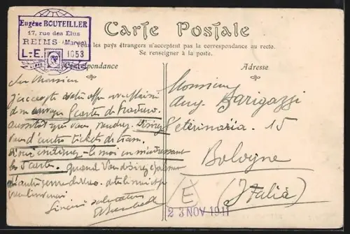 AK Reims, La Rue de Vesle avec boutiques et tramway circulant sur la voie