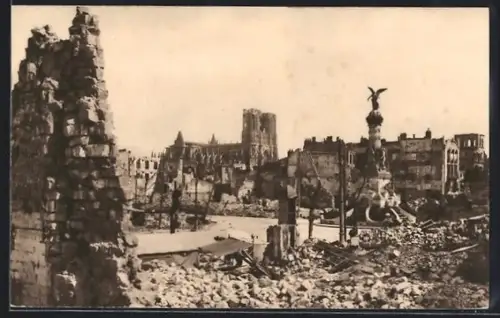 AK Reims, Place Drouet d`Erlon et Cathédrale en ruines