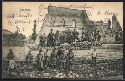 AK Dontrien, Soldats devant des ruines d`un bâtiment détruit
