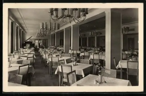 AK Friedrichroda /Thür., FDGB Erholungsheim Walter Ulbricht, Speisesaal