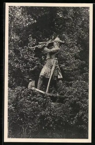 AK Worms a. Rhein, Hagenstandbild umgeben von Blättern