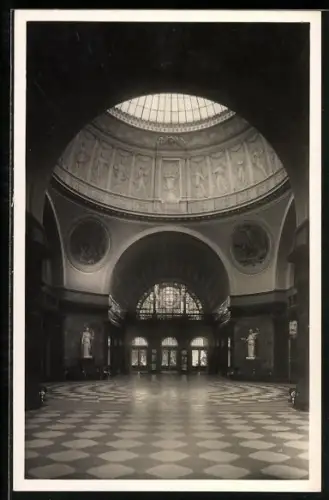 AK Wiesbaden, Kurhaus, In der Wandelhalle