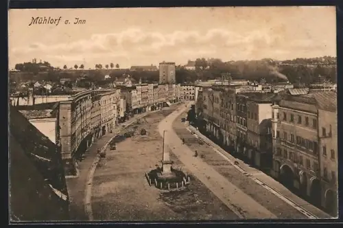 AK Mühldorf a. Inn, Strassenpartie mit Denkmal