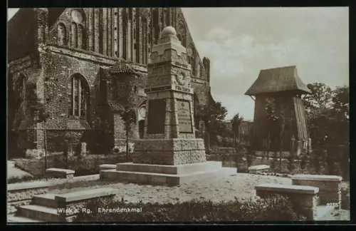 AK Wiek a. Rg., Ehrendenkmal mit Eisernem Kreuz