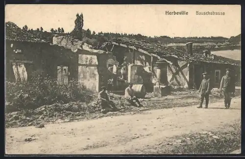 AK Herbeviller, Strassenpartie mit Ruinen