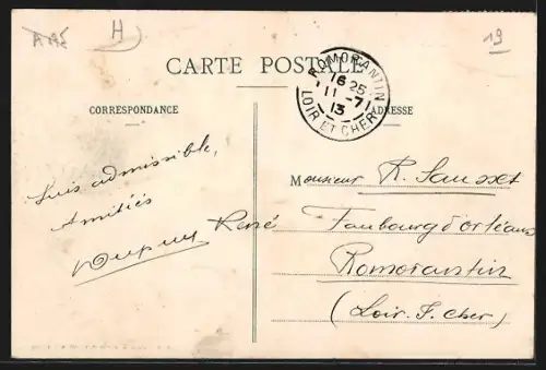 AK Beaulieu /Corrèze, La Place Marbot animée avec habitants et bâtiments historiques