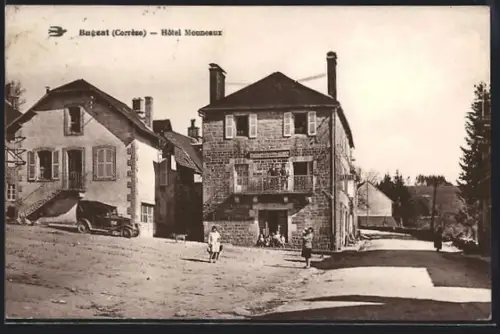 AK Bugeat /Corrèze, Hôtel Moureaux et rue principale animée