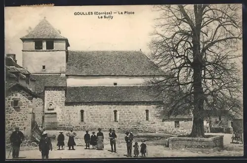 AK Goulles /Corrèze, La Place Le Sully avec habitants et grand arbre