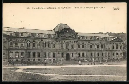 AK Sèvres, Manufacture nationale, Vue de la facade principale