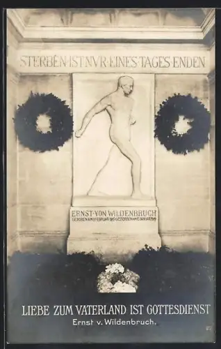 AK Weimar / Thüringen, Grabstätte Ernst v. Wildenbruchs auf dem Friedhof