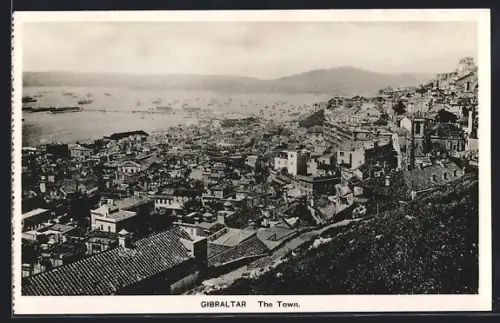 AK Gibraltar, The Town