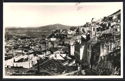 AK Gibraltar, The Town