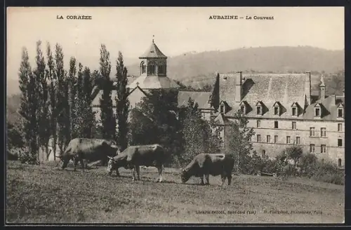 AK Aubazine, Le Couvent avec des vaches au premier plan