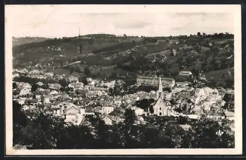 AK Bort-les-Orgues, Vue générale du village et des collines environnantes