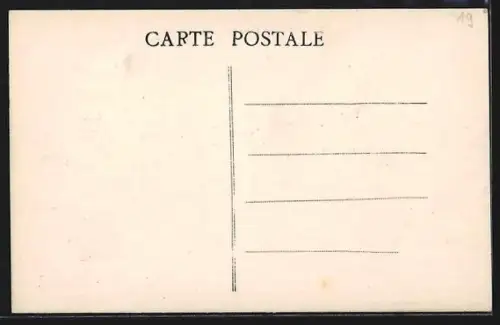 AK Argentat /Corrèze, Vue générale du village et de la rivière avec pont et collines en arrière-plan