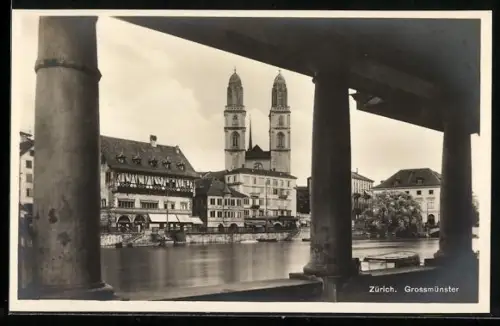 AK Zürich, Blick auf das Grossmünster übers Wasser