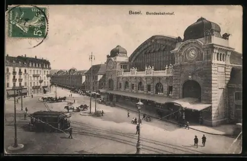 AK Basel, Bundesbahnhof mit Strassenbahn aus der Vogelschau