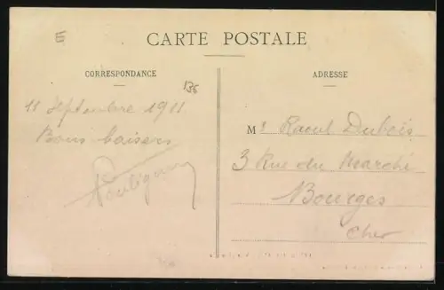 AK Courchaton, Vue générale avec des habitants sur la colline en premier plan