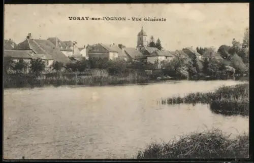 AK Voray-sur-l`Ognon, Vue générale du village au bord de l`eau