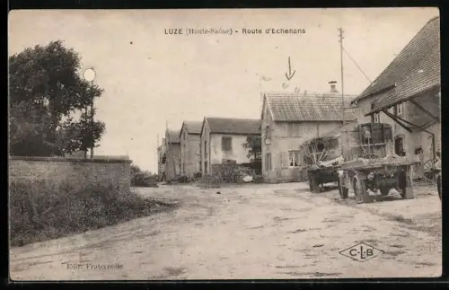 AK Luze /Haute-Saône, Route d`Echenans avec charrettes et maisons rurales