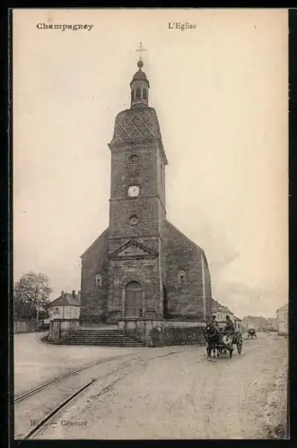 AK Champagney, L`Église avec calèche sur la route