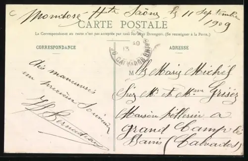 AK Montdoré, Statue et fleurs décoratives