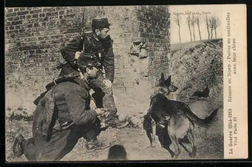 AK Französische Soldaten mit einem Diensthund, Schäferhund