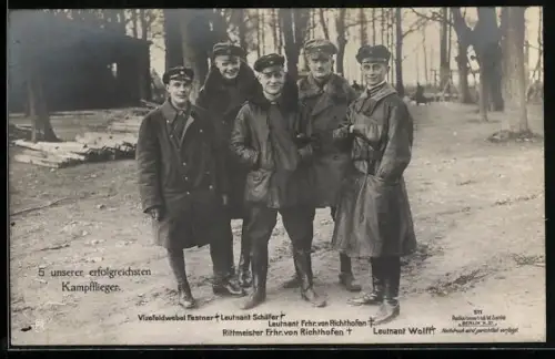 Foto-AK Sanke Nr. 511: Kampfflieger Freiherr von Richthofen mit seinem Bruder und Kameraden