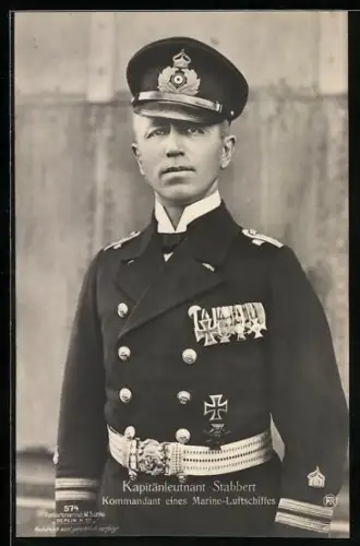Foto-AK Sanke Nr. 574: Kapitänleutnant Stabbert, Kommandant eines Marine-Luftschiffes in Uniform