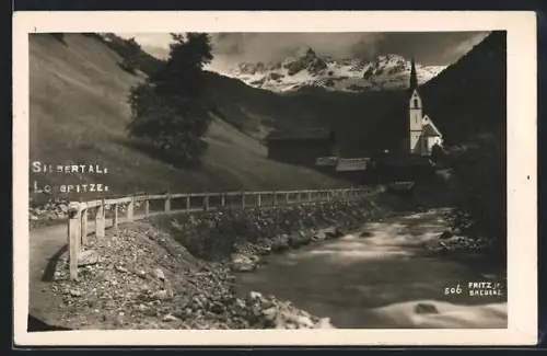 AK Silbertal, Flusspartie mit Kirche und Lobspitze