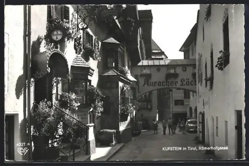 AK Kufstein in Tirol, Römerhofgasse mit Weinstube und Gaststätte Auracher Löchl