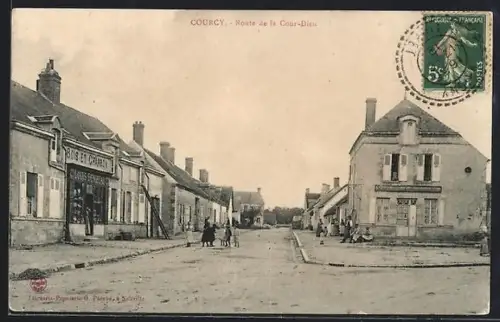 AK Courcy, Route de la Cour-Dieu avec boutiques et passants