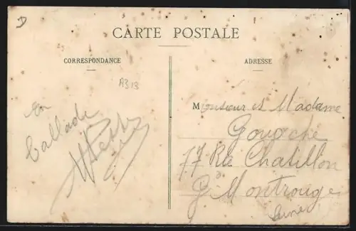 AK Courcy, Route de la Cour-Dieu avec boutiques et passants